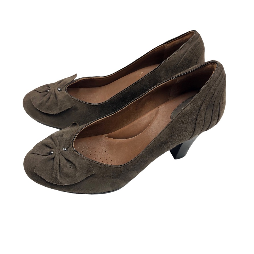 Clarks Artisan Brown Suede Heels 7